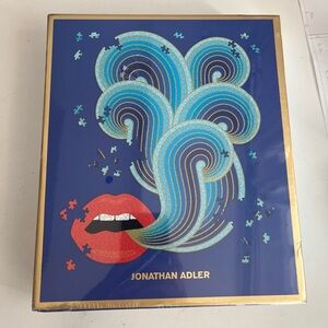🎁 Sealed Brand New Jonathan Adler 750-Piece Lips Shaped Jigsaw Puzzle